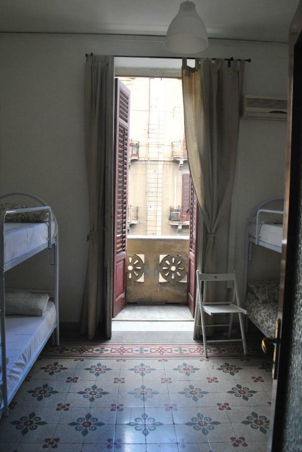 Sunrise Hostel & Rooms Palermo Ngoại thất bức ảnh